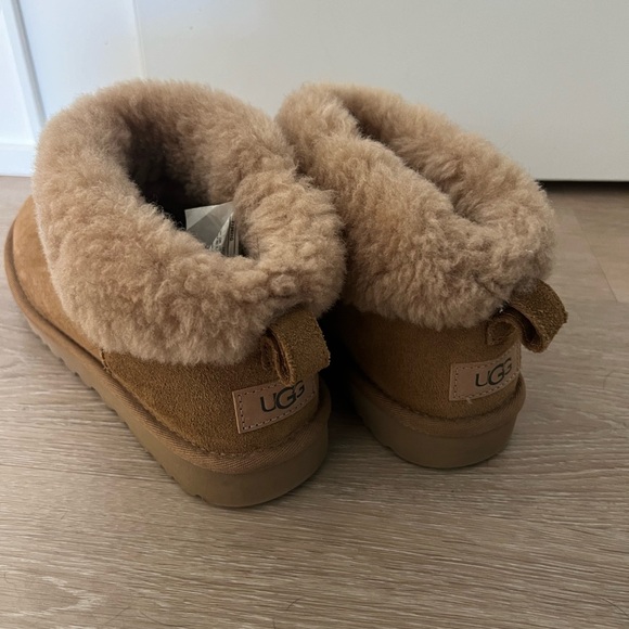 Mini Ugg - Picture 2 of 5